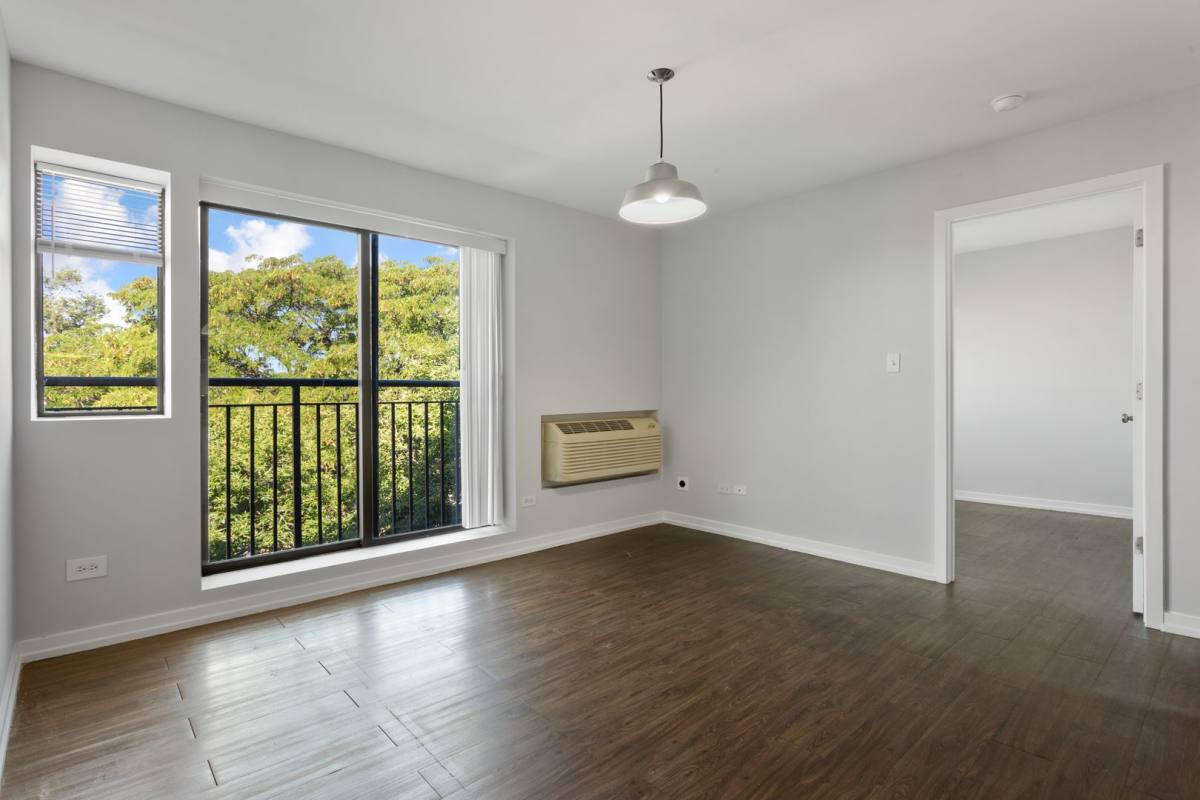 Apartment for rent at 5411 N Winthrop Ave, Chicago, IL 60640
