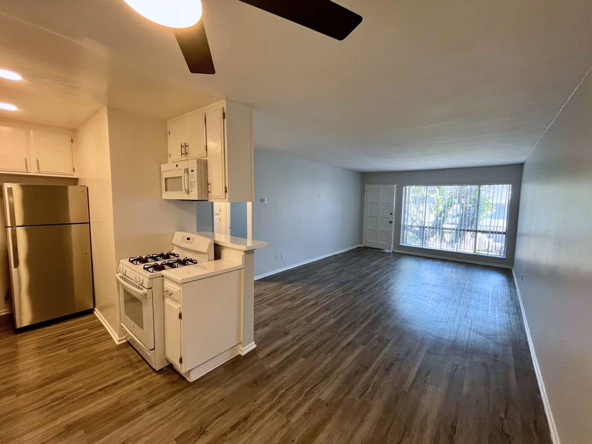 Apartment for rent at 18400 Prairie St, Northridge, CA 91325