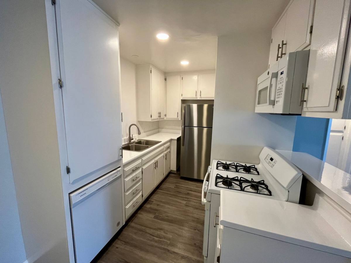 Apartment for rent at 18400 Prairie St, Northridge, CA 91325