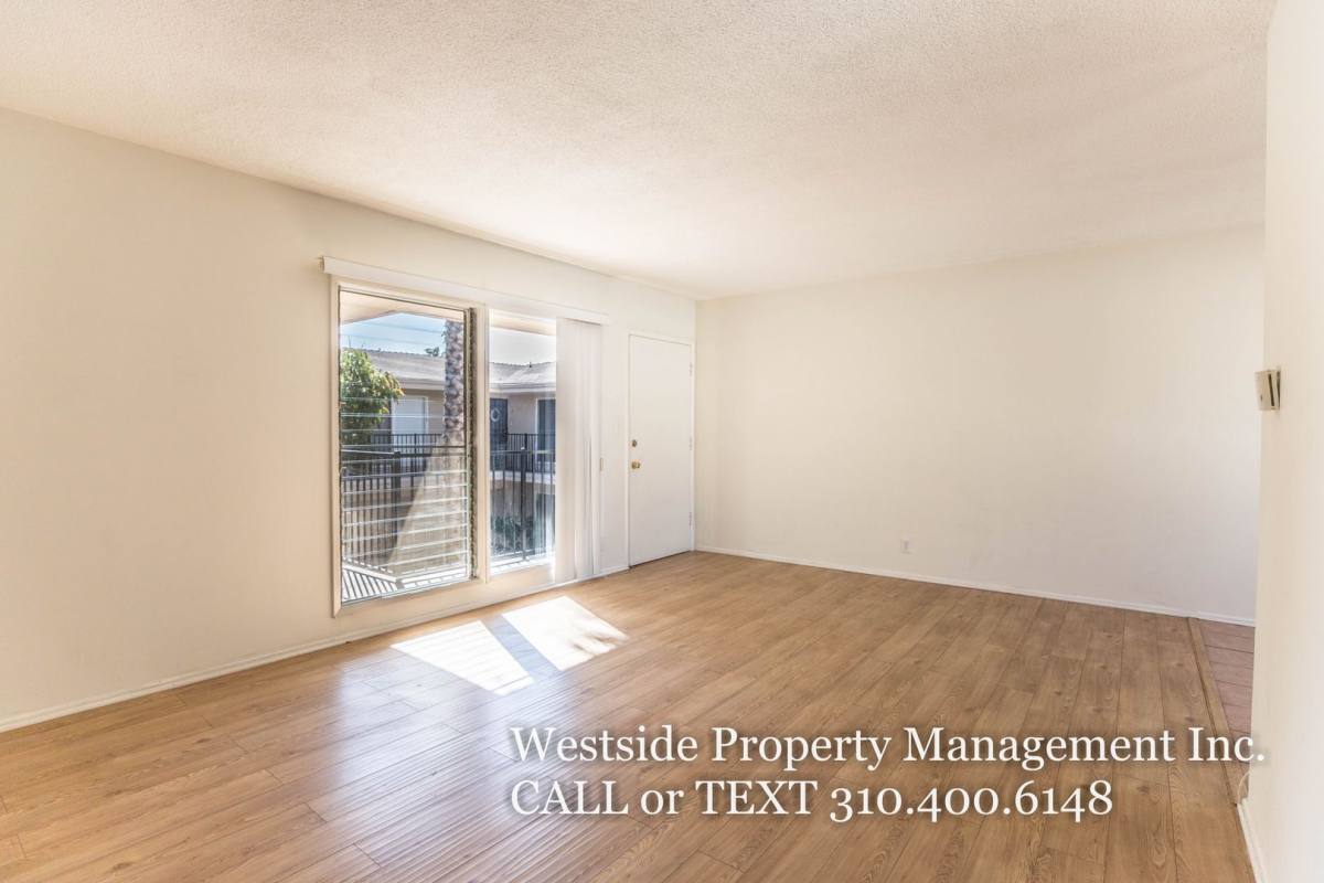 Apartment for rent at 1555 S Hayworth Ave #11, Los Angeles, CA 90035