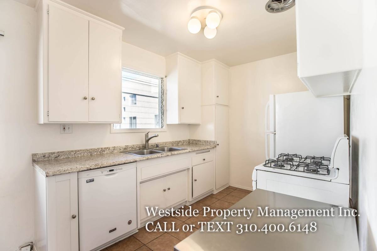 Apartment for rent at 1555 S Hayworth Ave #11, Los Angeles, CA 90035
