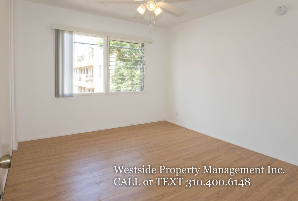 Apartment for rent at 1555 S Hayworth Ave #11, Los Angeles, CA 90035