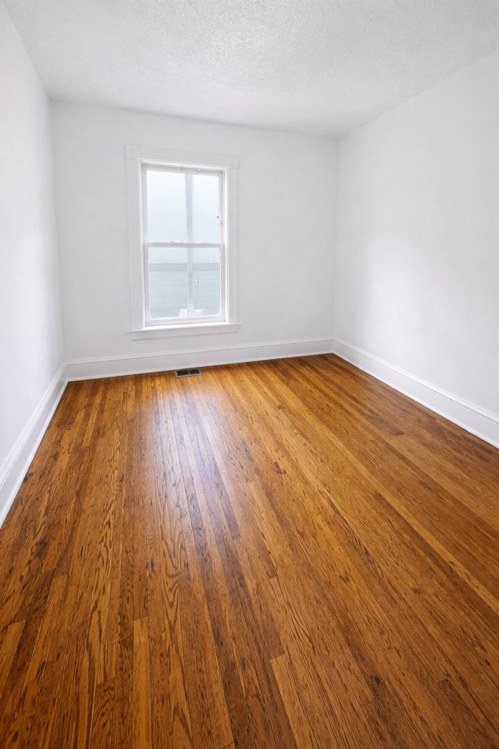 1025-27 12th Ave SE, Minneapolis, MN 55414 - Apartment for Rent - Image 7