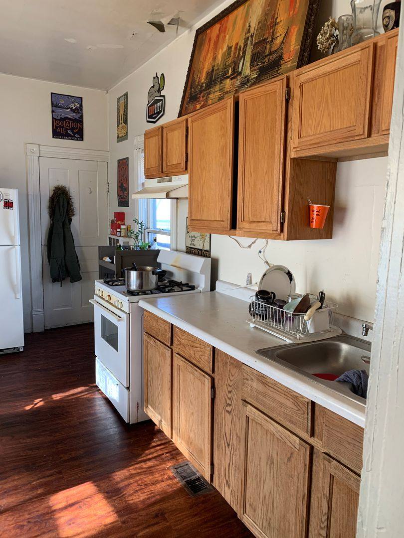 Apartment for rent at 1025-27 12th Ave SE, Minneapolis, MN 55414