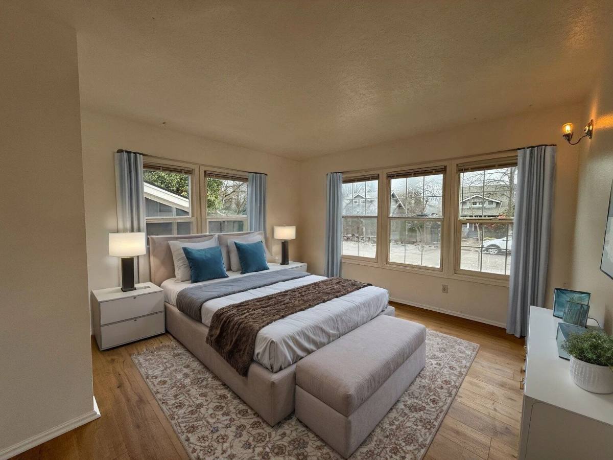 Apartment for rent at 777 W 10th Ave #A, Eugene, OR 97402