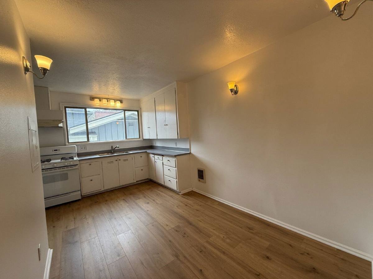 Apartment for rent at 777 W 10th Ave #A, Eugene, OR 97402