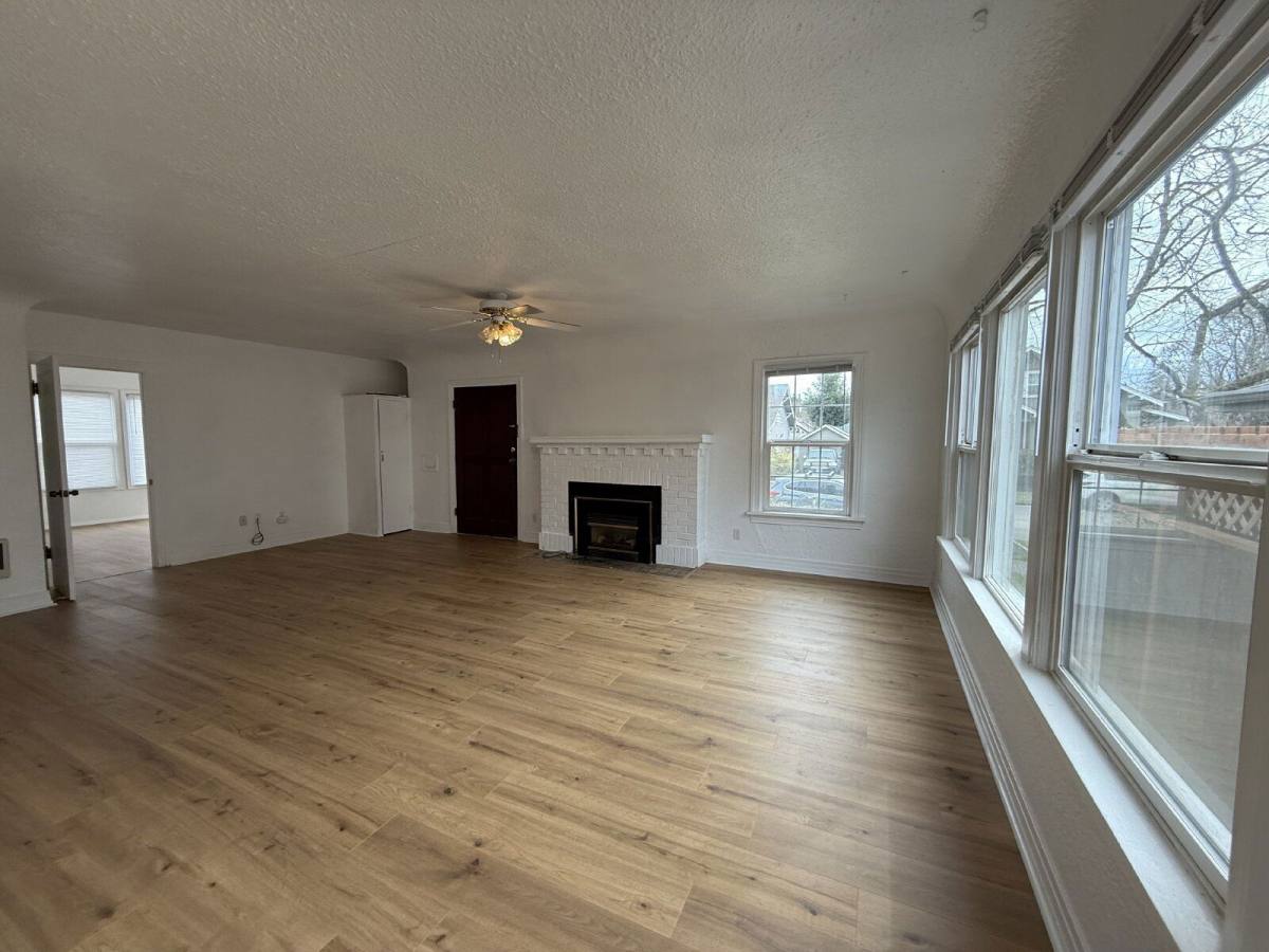Apartment for rent at 777 W 10th Ave #A, Eugene, OR 97402