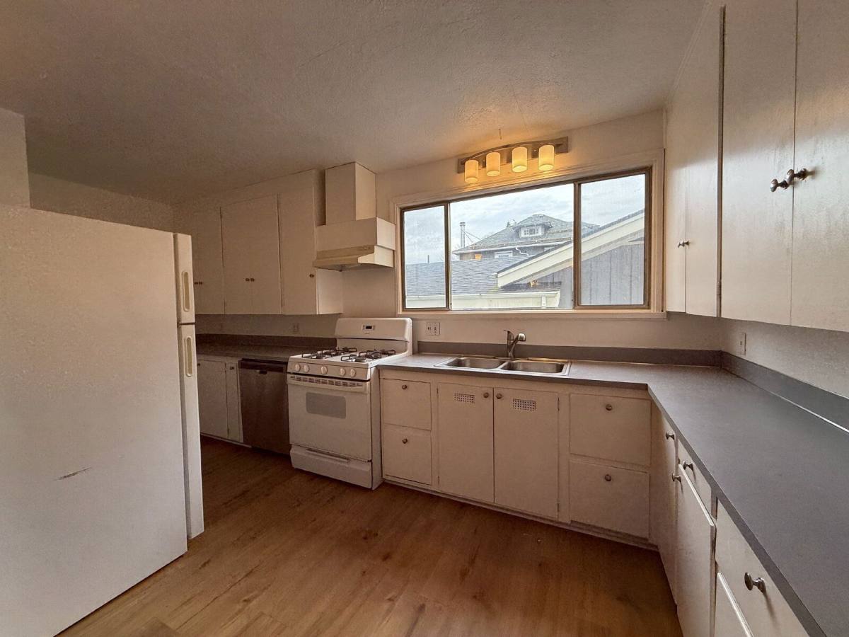 Apartment for rent at 777 W 10th Ave #A, Eugene, OR 97402