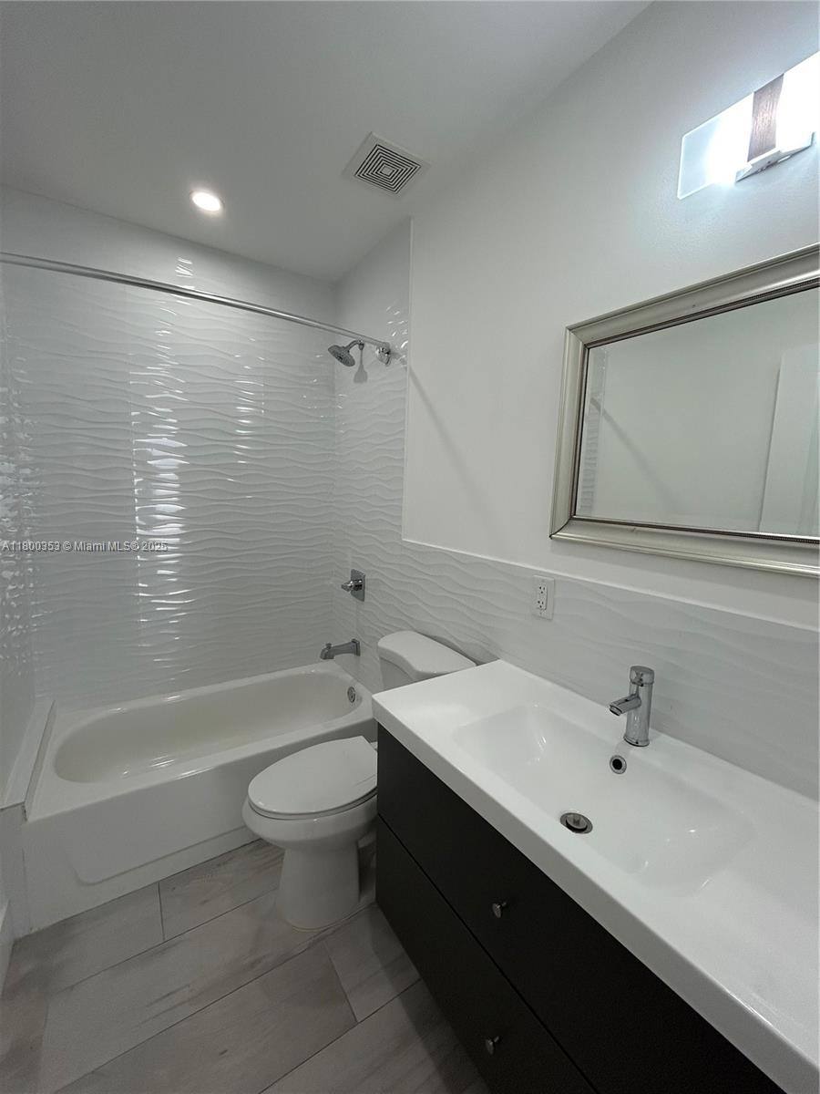 House for rent at 3823 Thomas Ave, Miami, FL 33133
