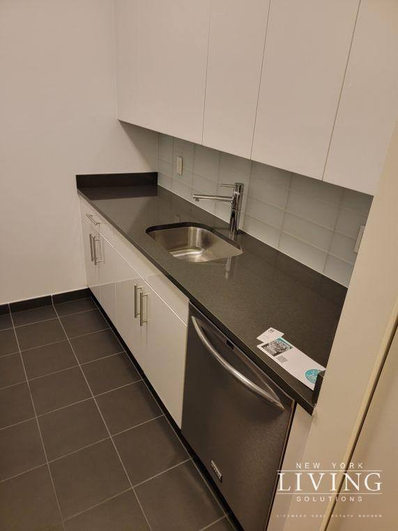Apartment for rent at 4540 Center Blvd #506, Long Island City, NY 11109