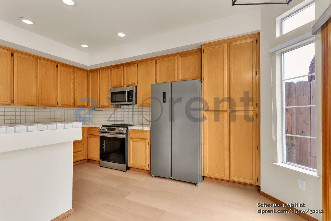 110 Scotts Valley, Hercules, CA 94547 - Townhouse For Rent - Image 8