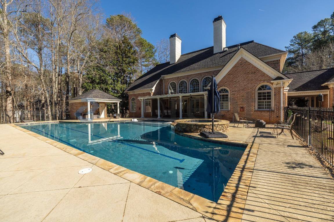 House for rent at 2801 Spreading Oaks Dr NW, Acworth, GA 30101
