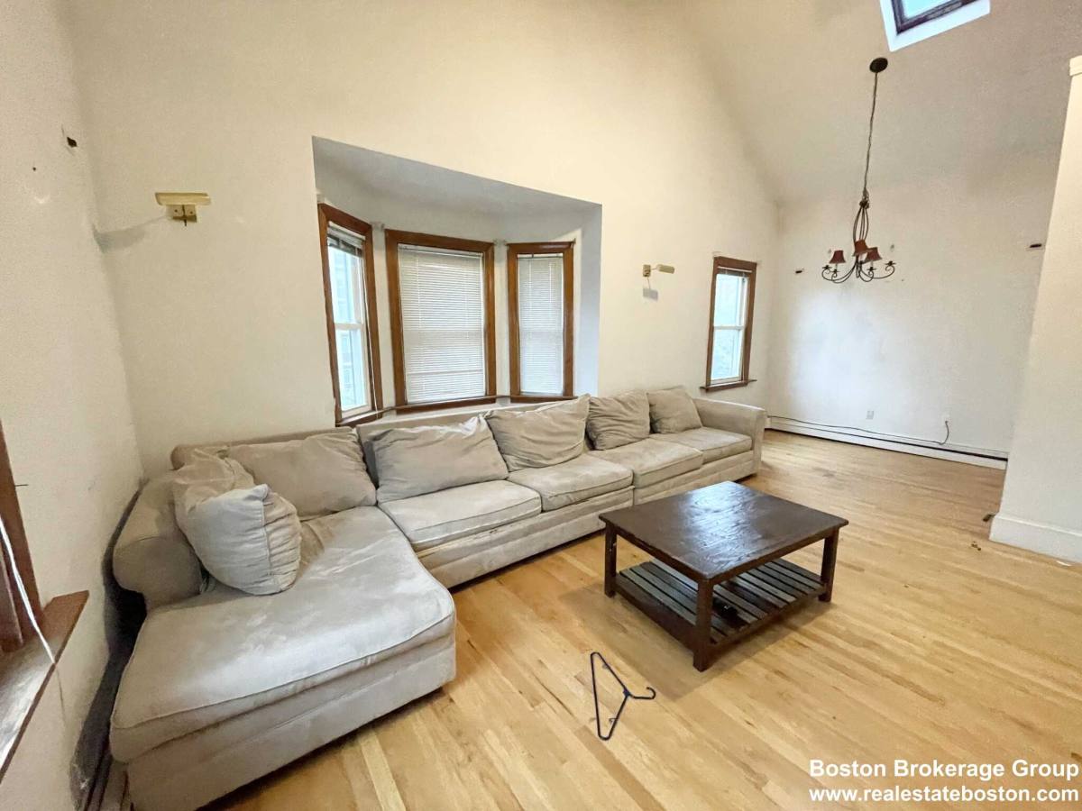 Apartment for rent at 1578 Tremont St, Roxbury Crossing, MA 02120