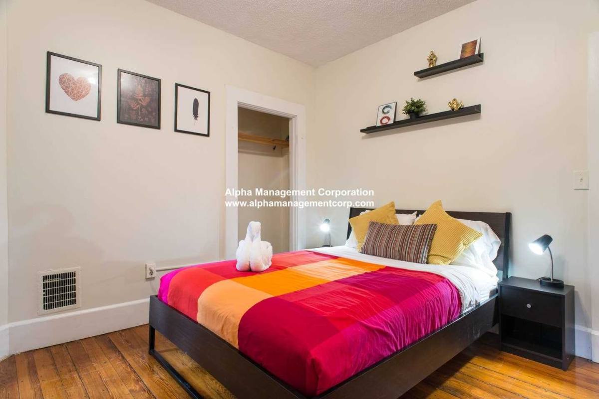 Apartment for rent at 133 Brook St, Brookline, MA 02445