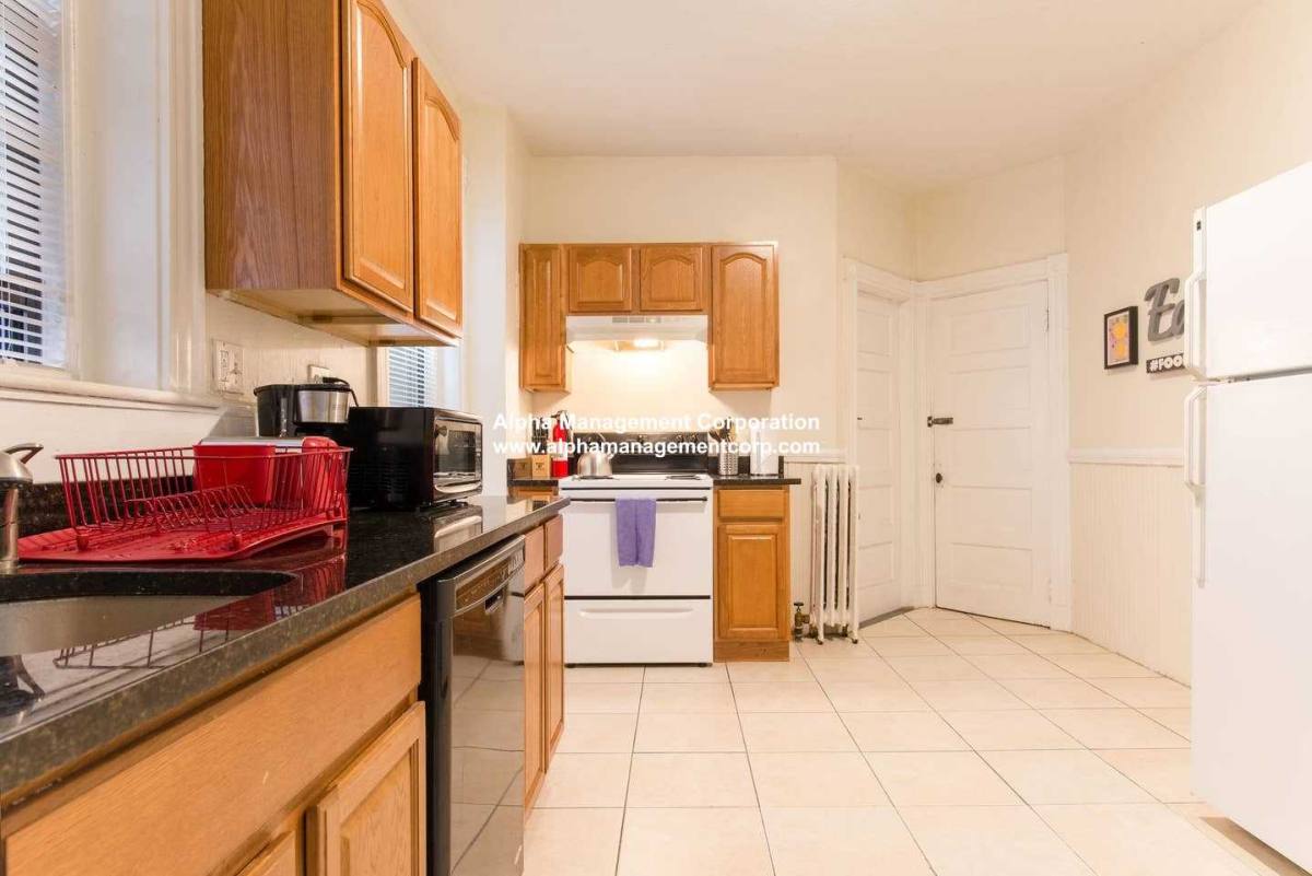 Apartment for rent at 1259 Beacon St, Brookline, MA 02446