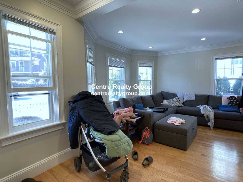 Apartment for rent at 17 Acron Rd, Brookline, MA 02445
