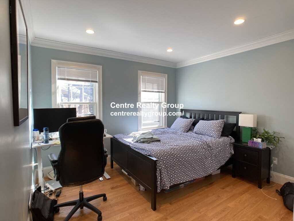 Apartment for rent at 17 Acron Rd, Brookline, MA 02445