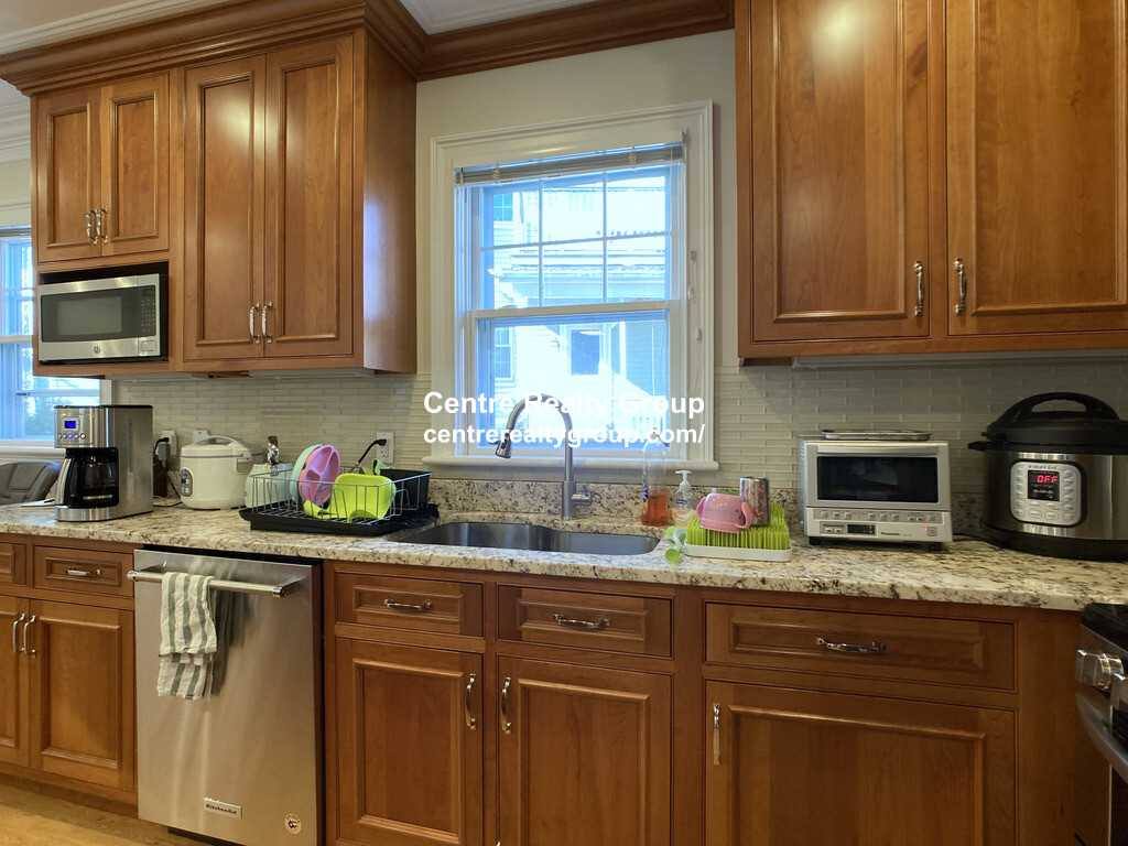 Apartment for rent at 17 Acron Rd, Brookline, MA 02445