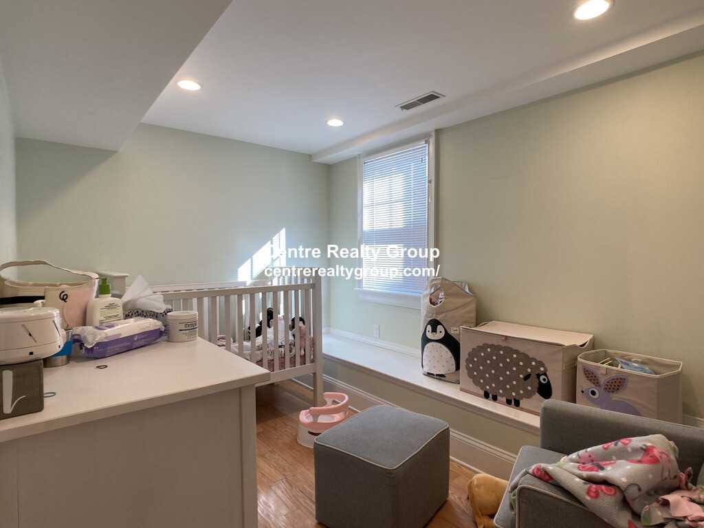 Apartment for rent at 17 Acron Rd, Brookline, MA 02445