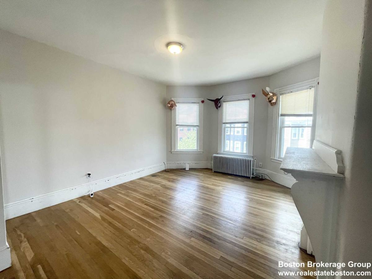 Apartment for rent at 168 Boston St, Dorchester, MA 02125