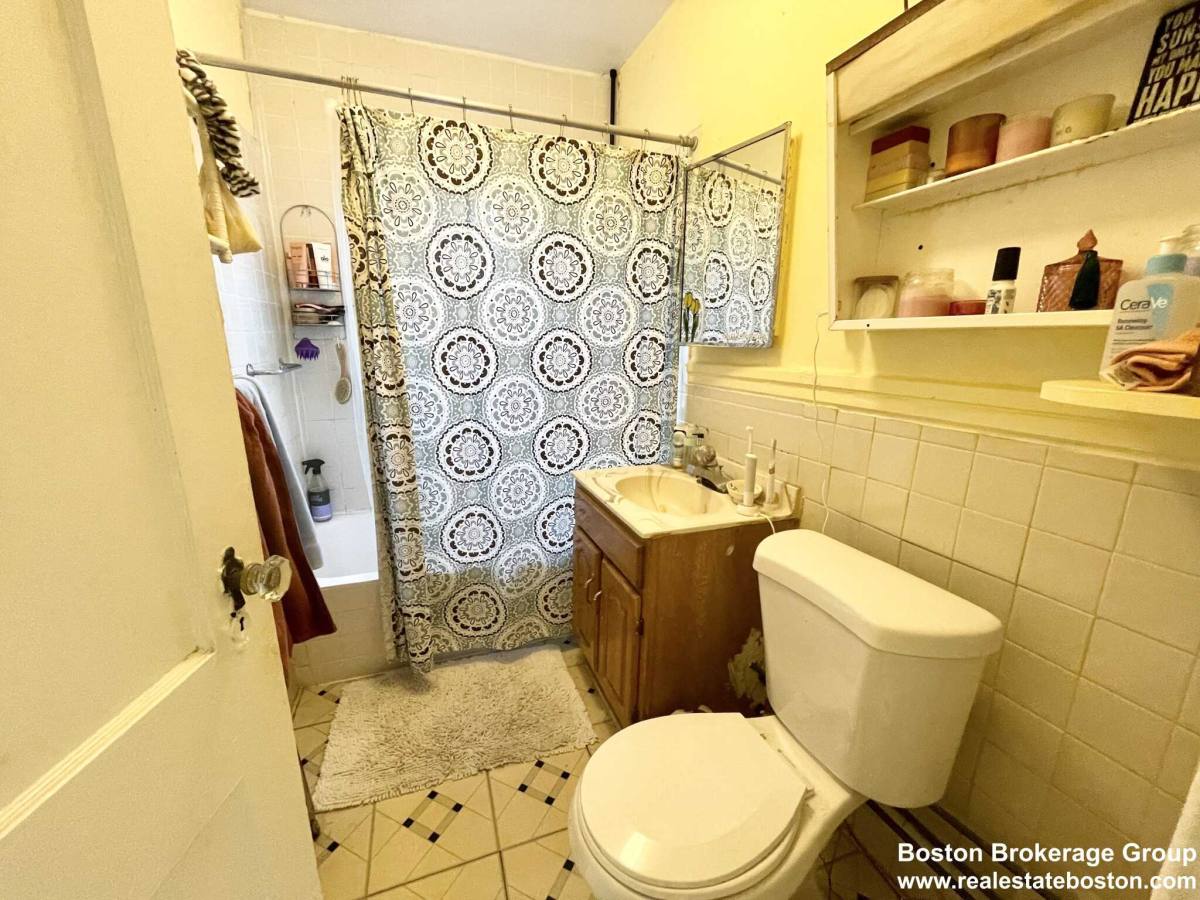Apartment for rent at 16 Mission St, Boston, MA 02115