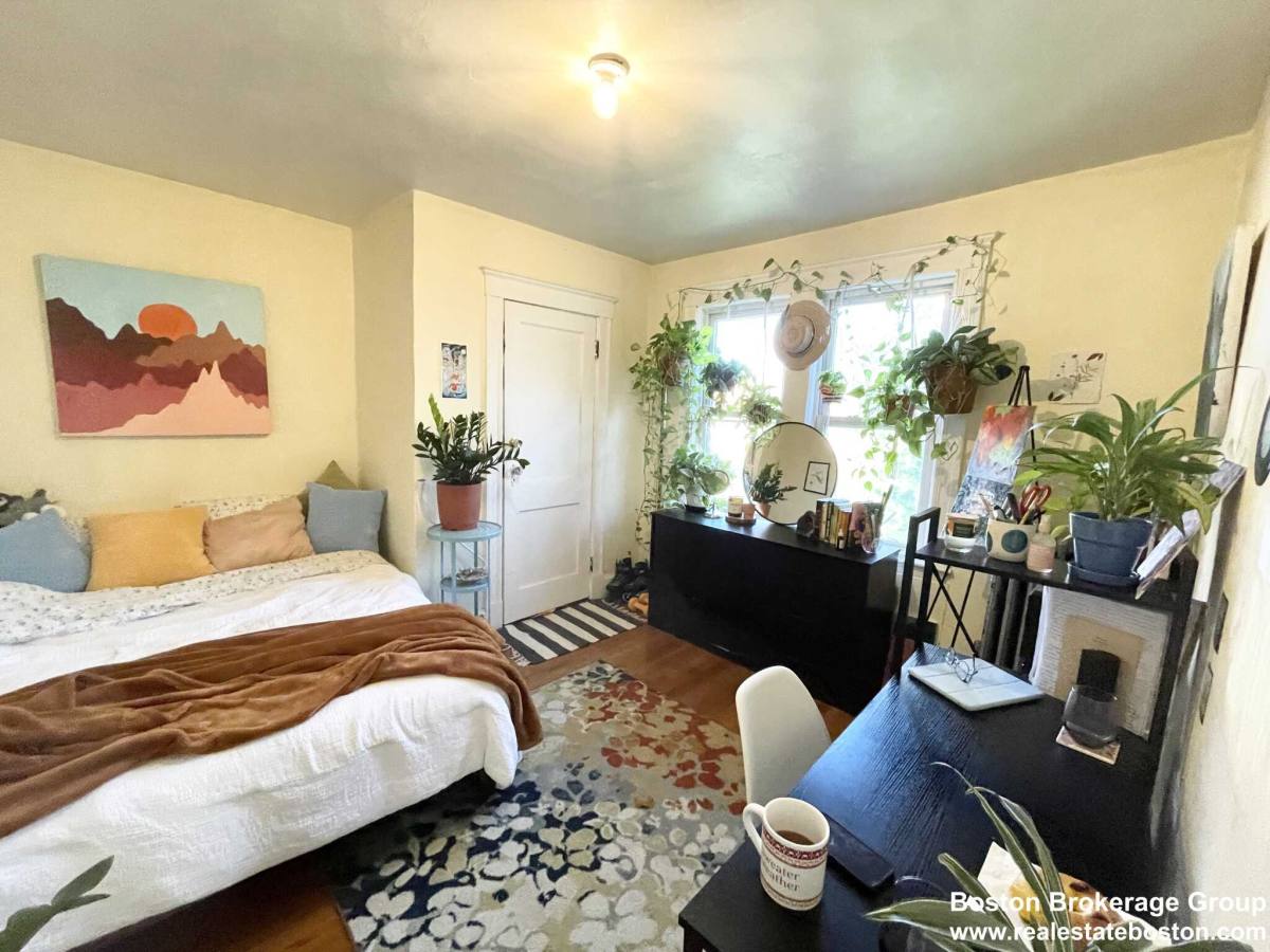 Apartment for rent at 16 Mission St, Boston, MA 02115