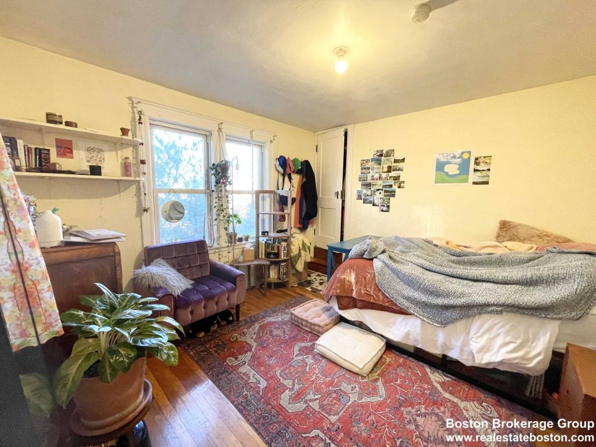 Apartment for rent at 16 Mission St, Boston, MA 02115