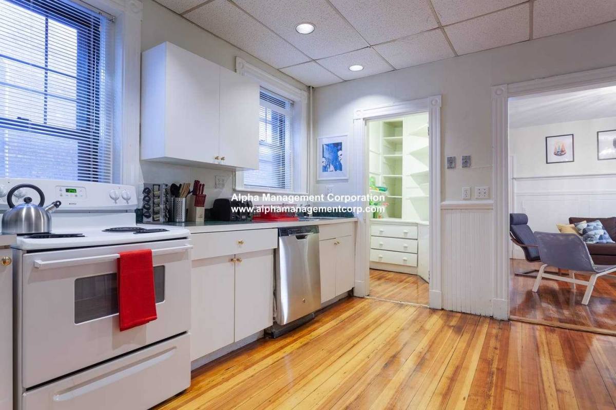 Apartment for rent at 1257 Beacon St, Brookline, MA 02446