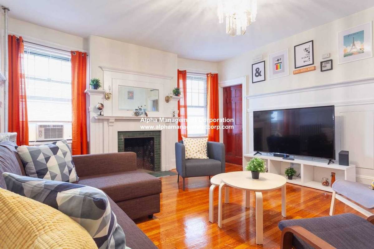 Apartment for rent at 1257 Beacon St, Brookline, MA 02446