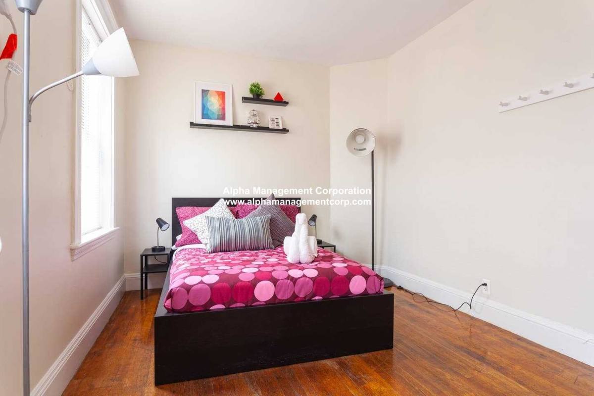 Apartment for rent at 1257 Beacon St, Brookline, MA 02446