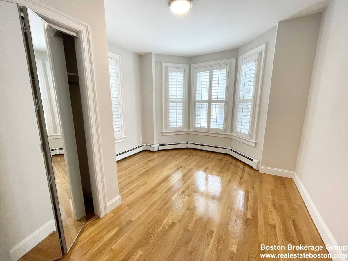 Apartment for rent at 140 P St, South Boston, MA 02127