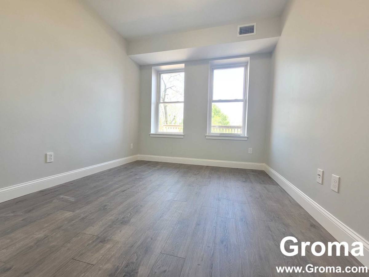 Apartment for rent at 344 Warren St, Roxbury, MA 02119