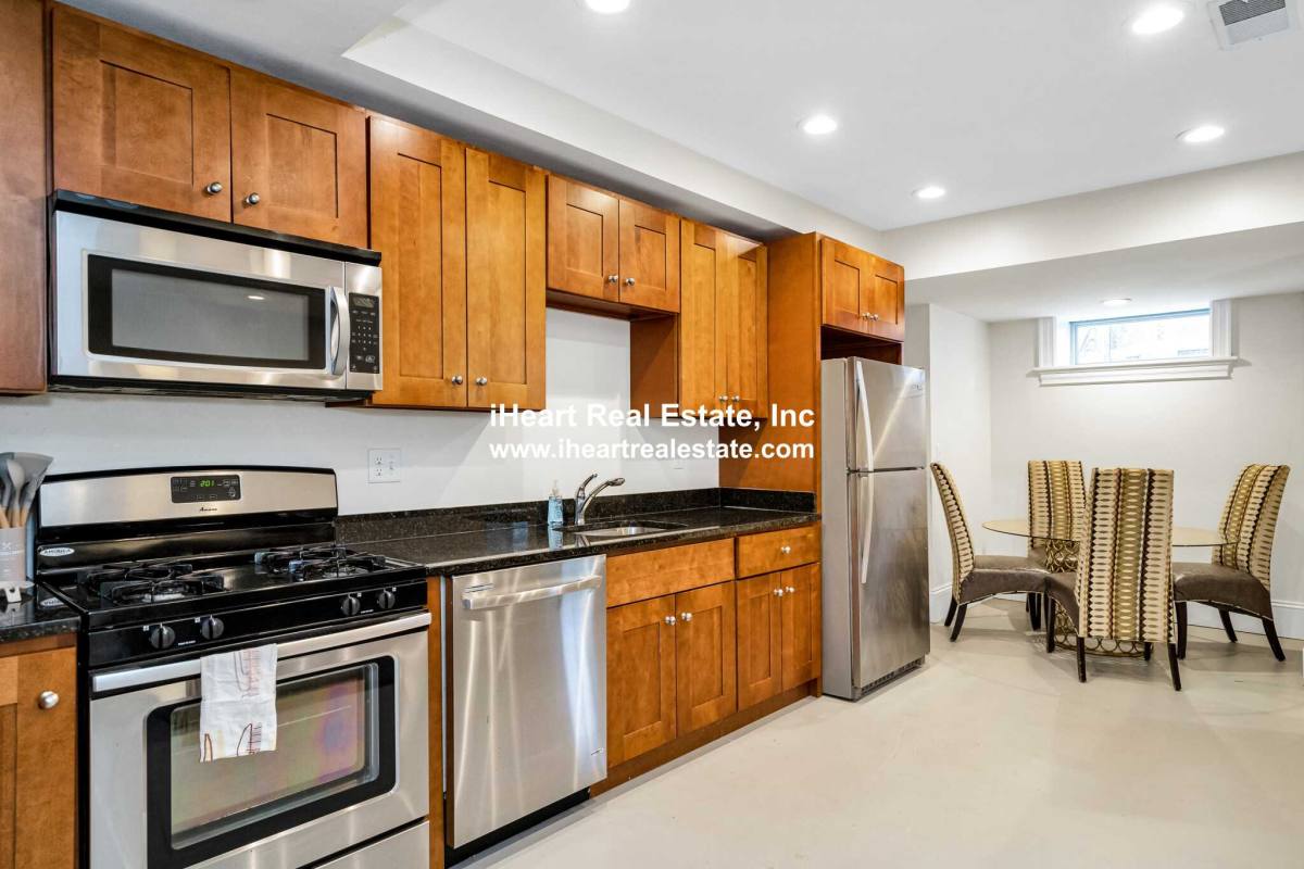 Apartment for rent at 39 Commonwealth Ave, Chestnut Hill, MA 02467