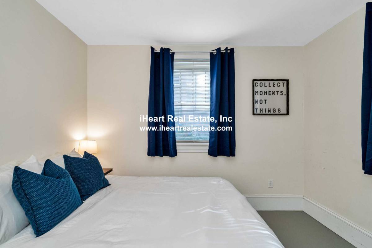 Apartment for rent at 39 Commonwealth Ave, Chestnut Hill, MA 02467