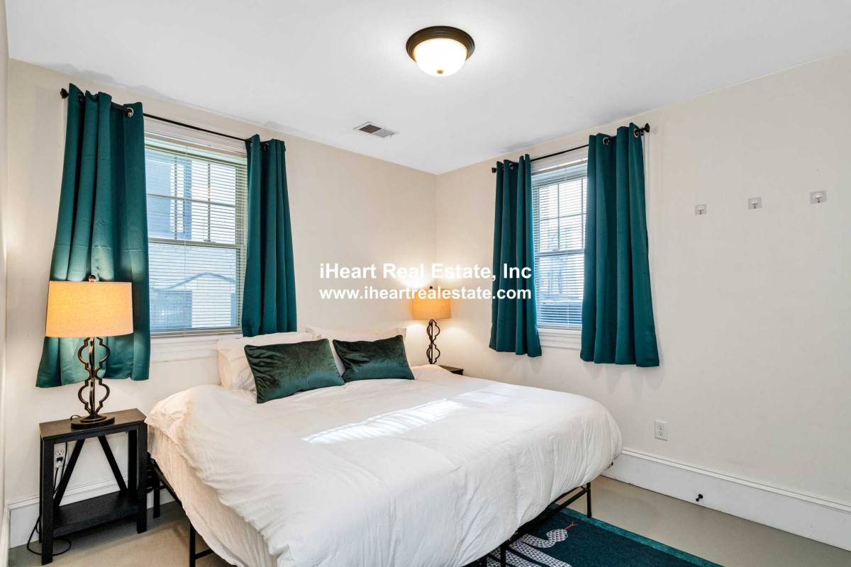 Apartment for rent at 39 Commonwealth Ave, Chestnut Hill, MA 02467