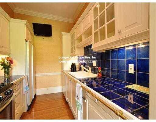 Apartment for rent at 328 Commonwealth Ave, Boston, MA 02115