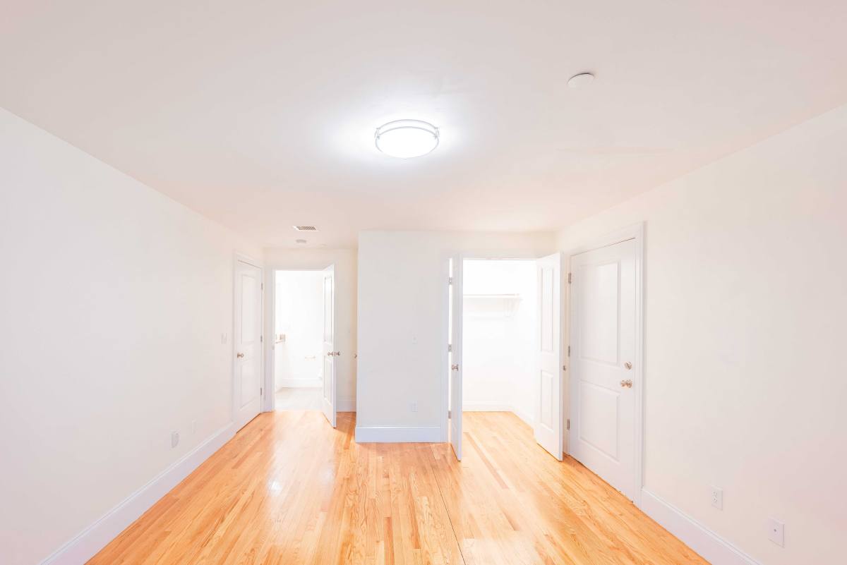 Apartment for rent at 346 Gallivan Blvd, Dorchester Center, MA 02124