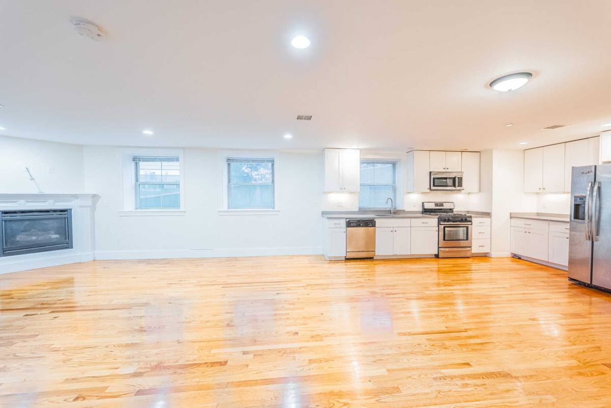 Apartment for rent at 346 Gallivan Blvd, Dorchester Center, MA 02124