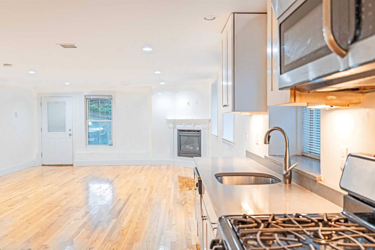 Apartment for rent at 346 Gallivan Blvd, Dorchester Center, MA 02124