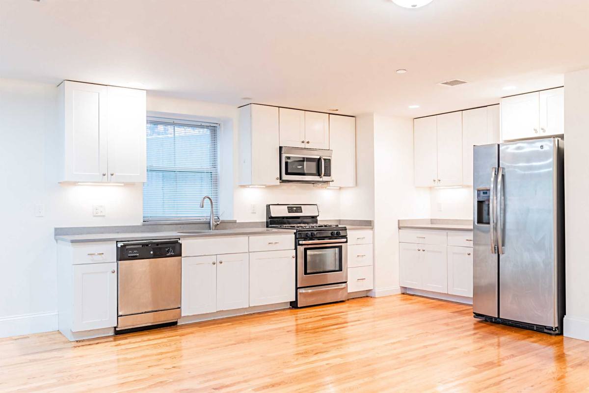 Apartment for rent at 346 Gallivan Blvd, Dorchester Center, MA 02124
