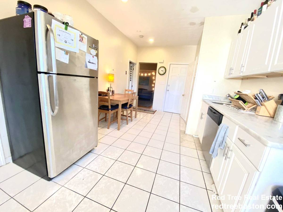 Apartment for rent at 116 Paris St, East Boston, MA 02128