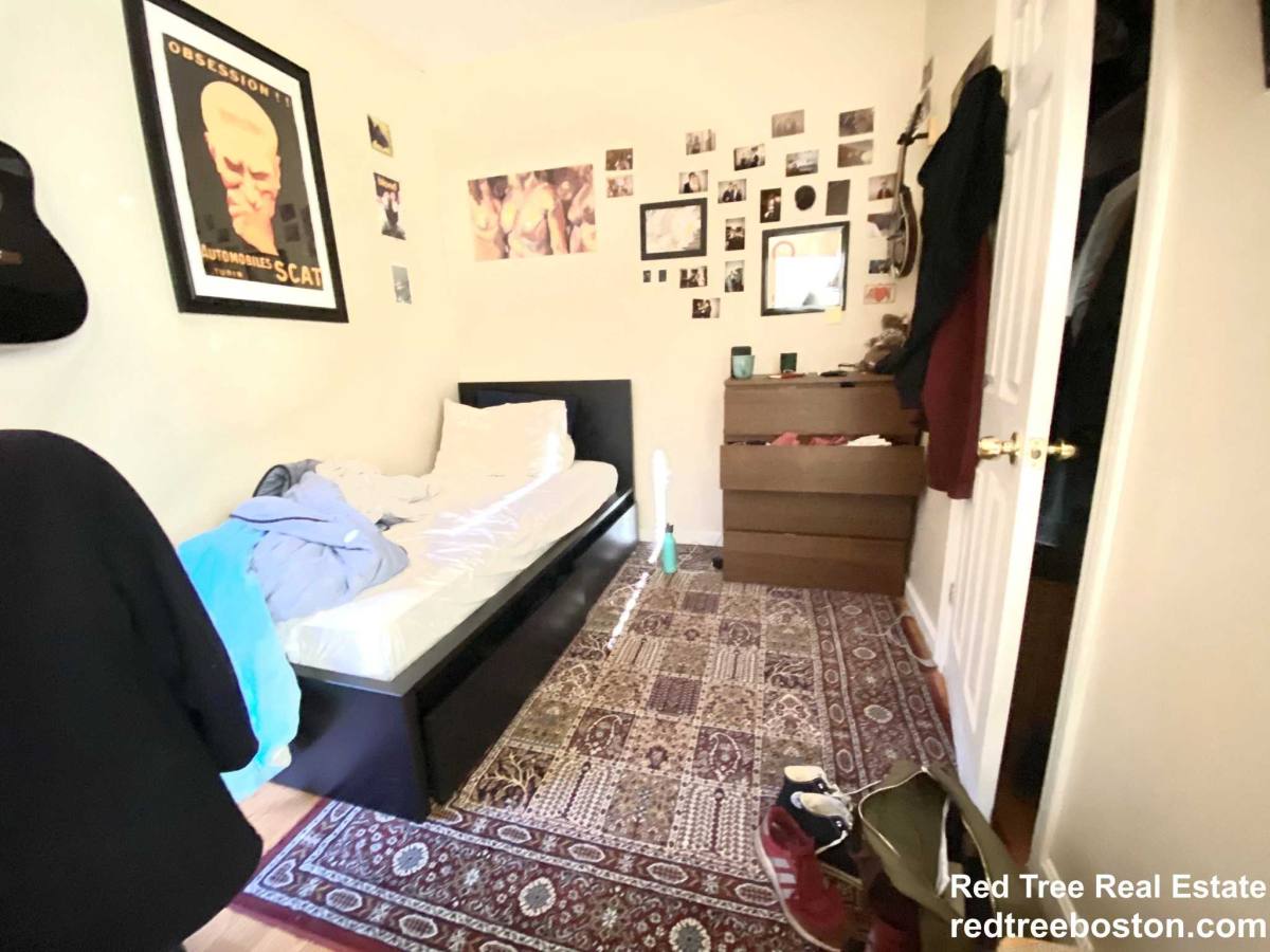 Apartment for rent at 116 Paris St, East Boston, MA 02128