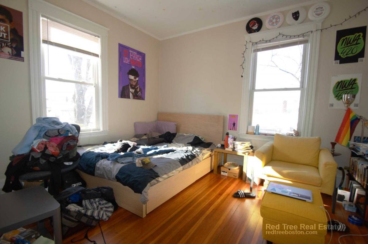 Apartment for rent at 31 Forest Hills St, Jamaica Plain, MA 02130