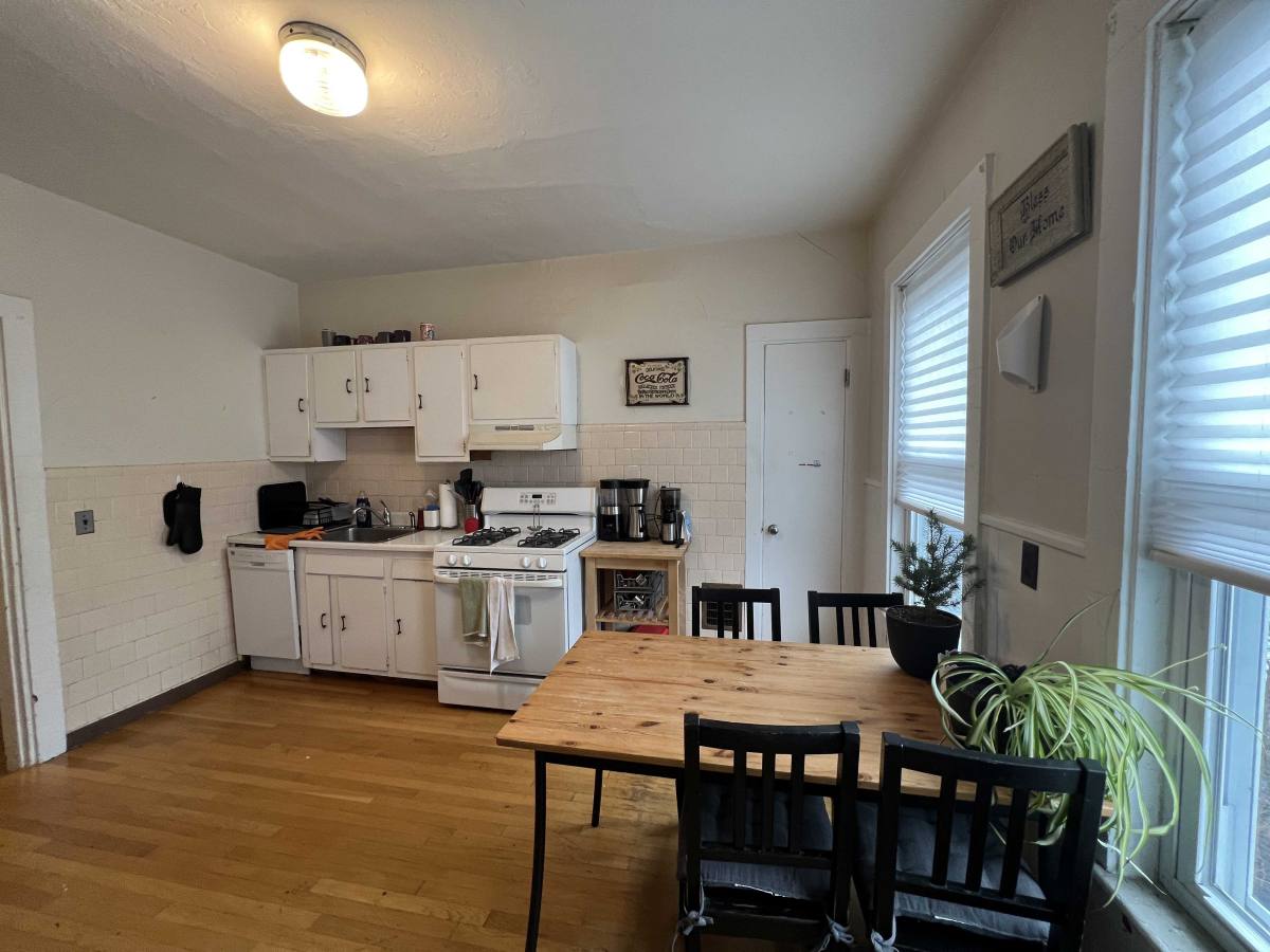 Apartment for rent at 231 Holland St, Somerville, MA 02144