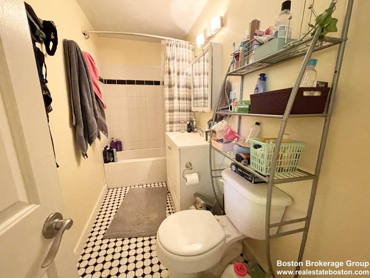 Apartment for rent at 1588 Tremont St, Roxbury Crossing, MA 02120