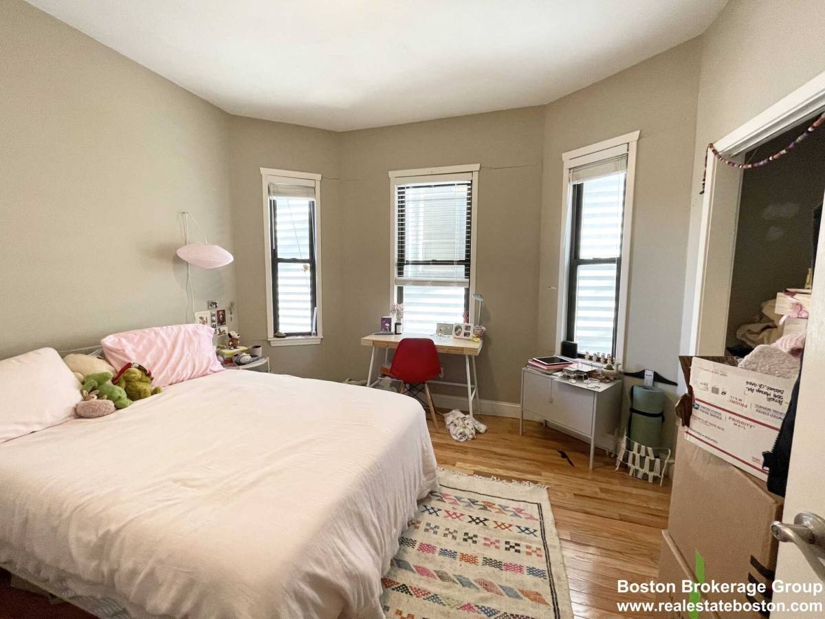 Apartment for rent at 1588 Tremont St, Roxbury Crossing, MA 02120