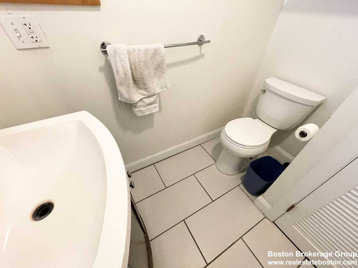 Apartment for rent at 157 Marcella St, Roxbury, MA 02119