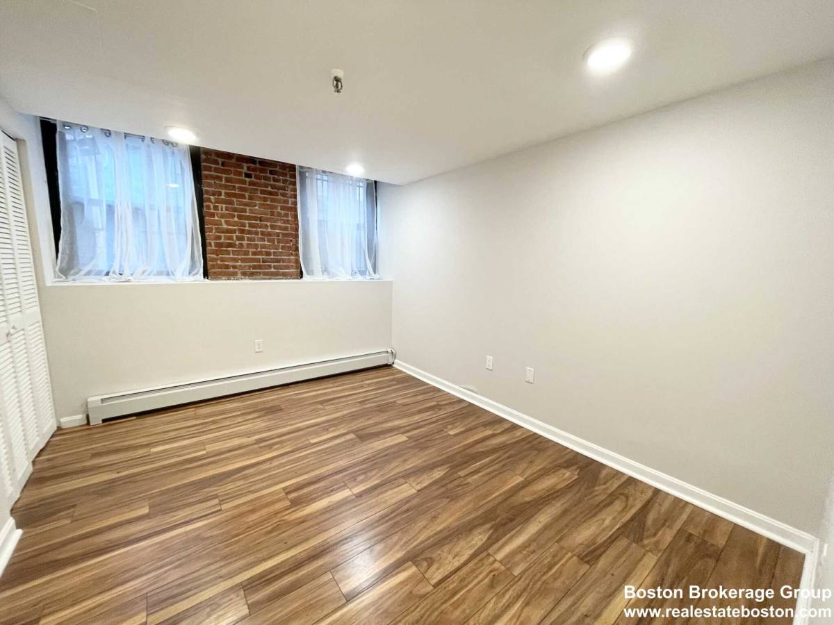 Apartment for rent at 49 Hemenway St, Boston, MA 02115