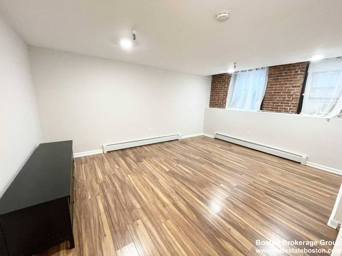 Apartment for rent at 49 Hemenway St, Boston, MA 02115