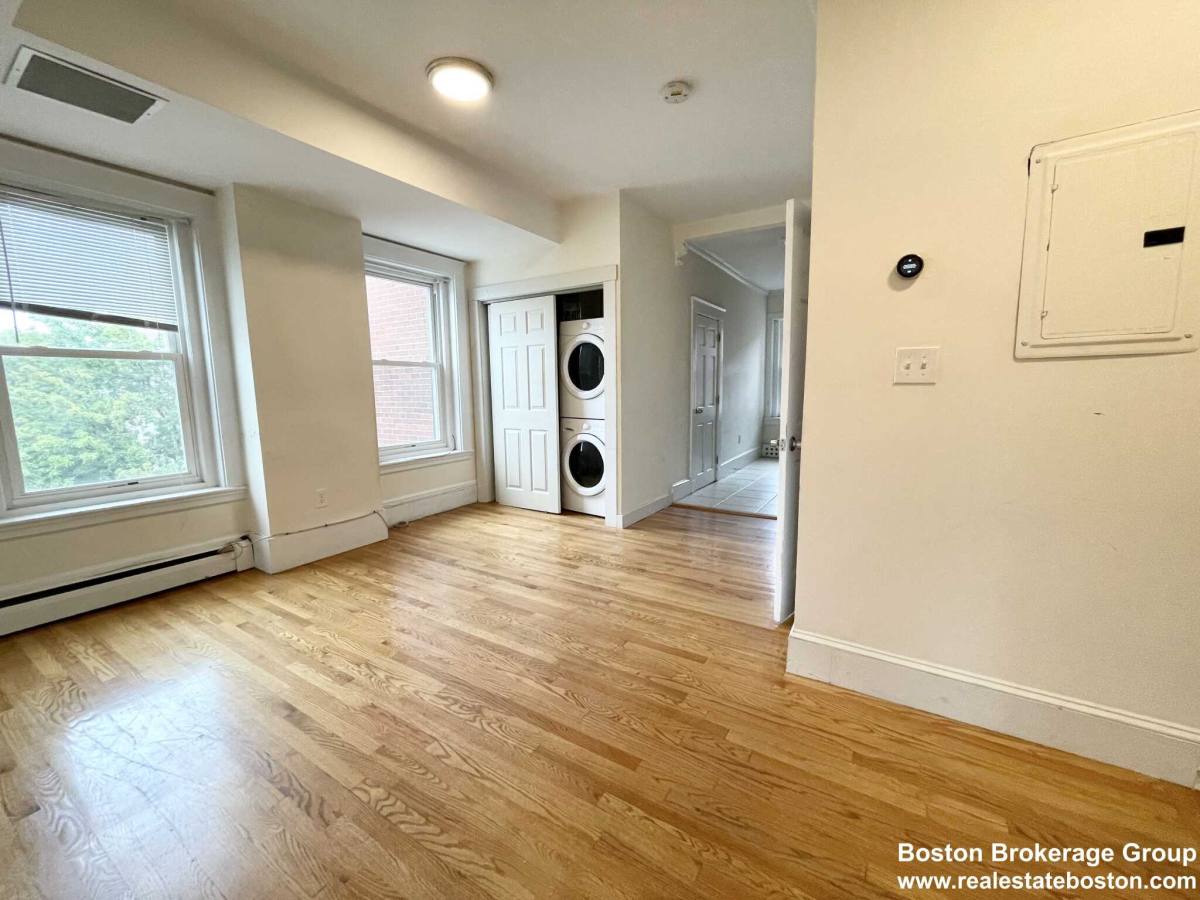 Apartment for rent at 103 L St, South Boston, MA 02127